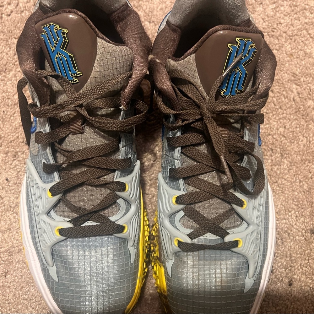Kyrie basketball shoes